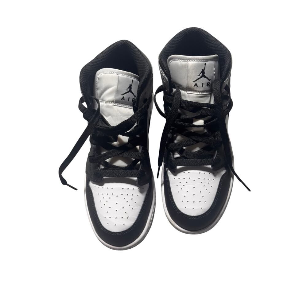 Air Jordan 1 Mid Older Boys Sneakers Boys 4.5Y White Gray Leather Athletic Logo - Picture 2 of 11